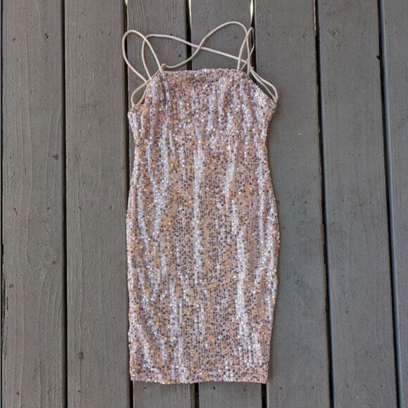 NWT Selfie Leslie Born Wild Strappy Back Sequin Mini Dress Blush Size M Bodycon - Picture 8 of 13